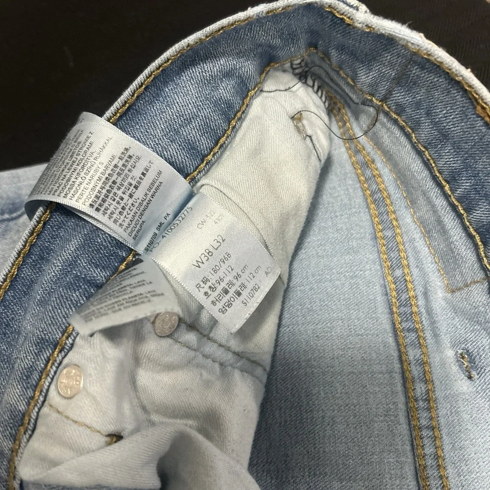 Levi's 541 Athletic Taper Men's 38x32 Denim Jeans Light Wash Blue